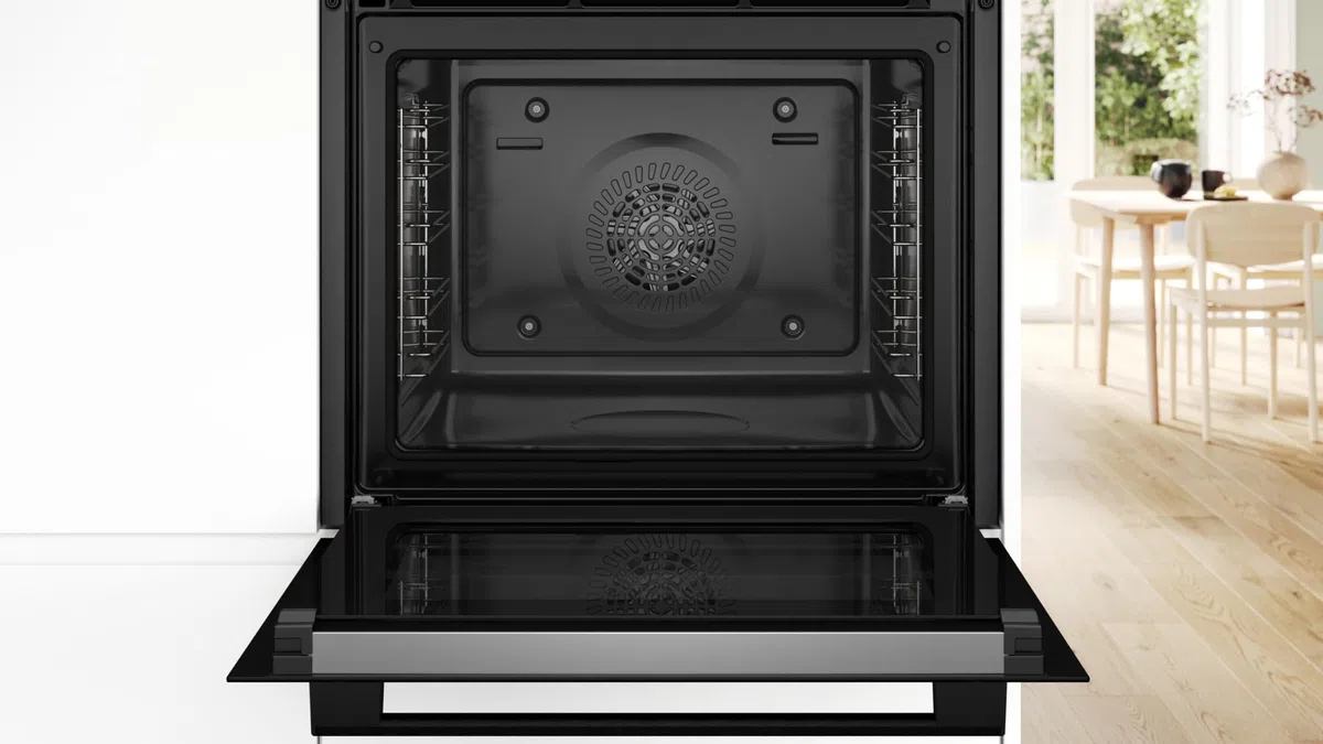 Bosch HBA571BB4 Série 2 Four encastrable 60 x 60 cm 71 l Espace de cuisson 71 l Auto-nettoyage à pyrolyse AutoPilot 10 programmes Air chaud 3D Contrôle tactile LED Noir
